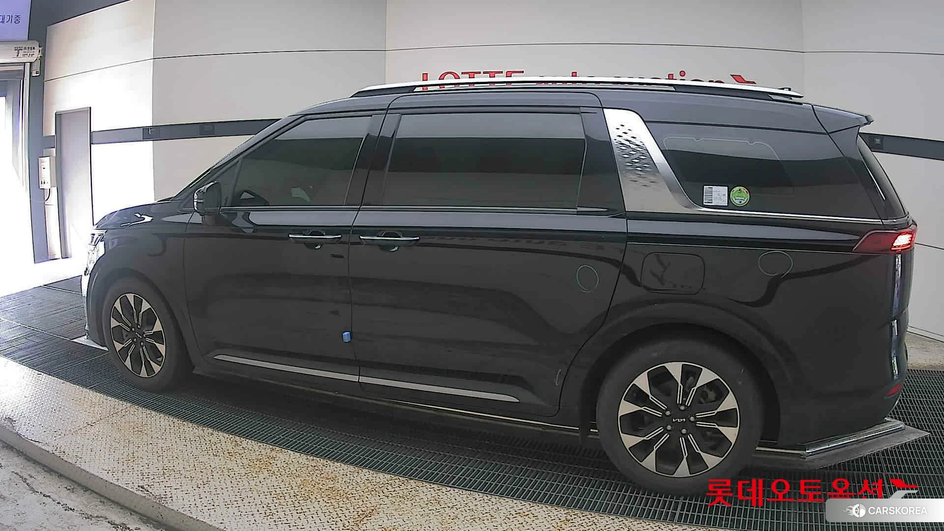 Kia Carnival 2023 Черный из Кореи, фото 2