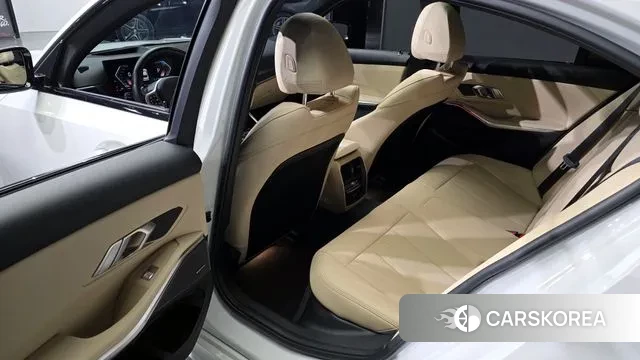 BMW 3 Series (G20) 2024 Белый из Кореи, фото 2