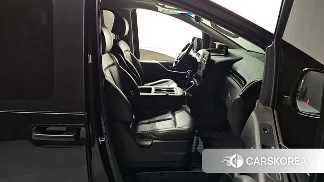 Hyundai Staria 2021 Черный из Кореи, фото 2