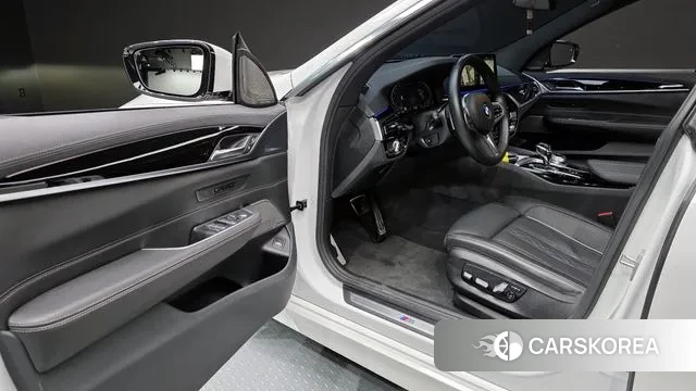 BMW 6 Series GT (G32) 2023 Белый из Кореи, фото 2