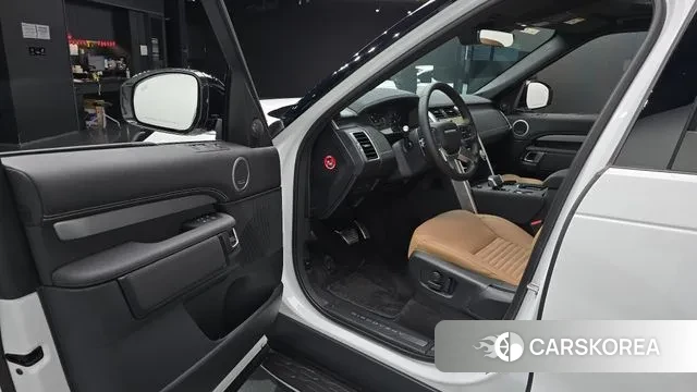 Land Rover Discovery 5 2025 Белый из Кореи, фото 2