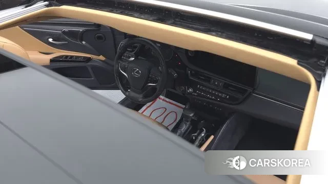 Lexus ES300h 7th generation 2024 Черный из Кореи, фото 2