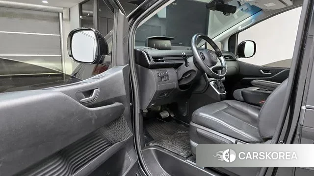 Hyundai Staria 2023 Черный из Кореи, фото 2