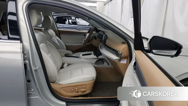 Hyundai The New Grandeur IG Hybrid 2019 Светло-серебряный цвет из Кореи, фото 2