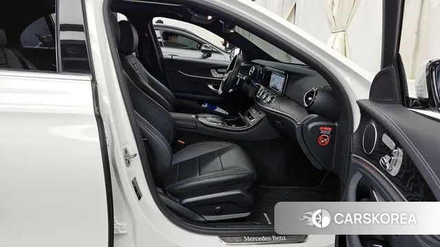 Mercedes-Benz E-Class W213 2020 Белый из Кореи, фото 2