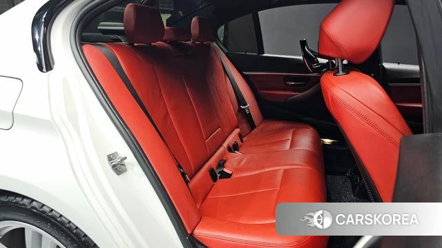 BMW 3 Series (F30) 2018 Белый из Кореи, фото 2