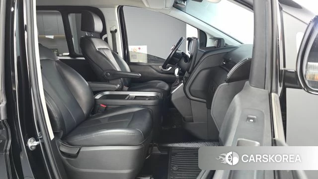 Hyundai Staria 2022 Черный из Кореи, фото 2