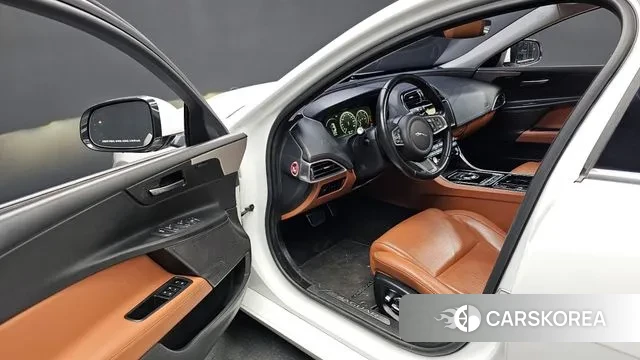 Jaguar XE 2019 Белый из Кореи, фото 2