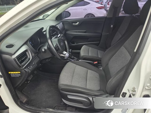 Kia Stonic 2018 Белый из Кореи, фото 2