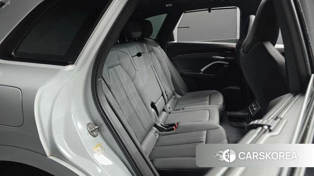 Audi Q5 (80A) 2025 Белый из Кореи, фото 2