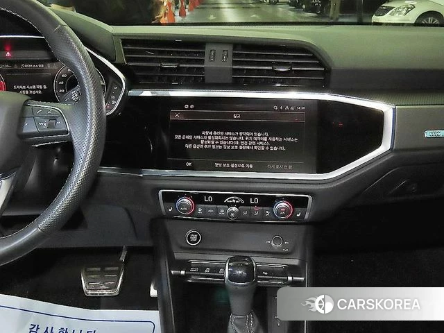 Audi Q3 (F3) 2022 Белый из Кореи, фото 2