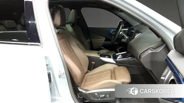 BMW X3 (G45) 2025 Светло-серебряный цвет из Кореи, фото 2