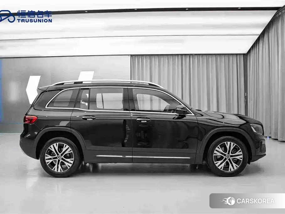 Mercedes-Benz GLB 2025 Черный из Китая, фото 2