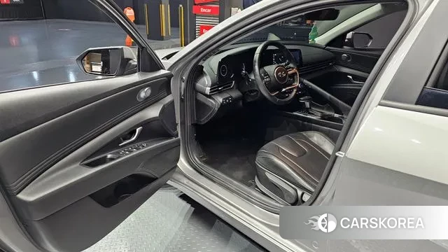 Hyundai Avante Hybrid (CN7) 2022 Серебристо-серый из Кореи, фото 2