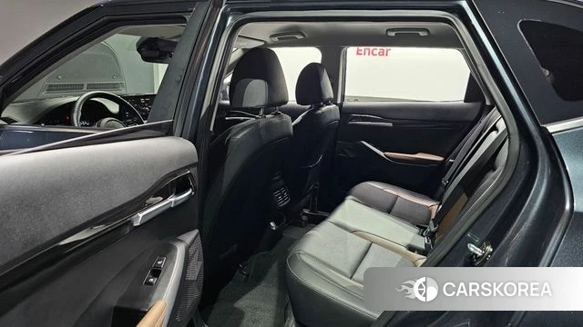 Kia Seltos 2022 Черный из Кореи, фото 2