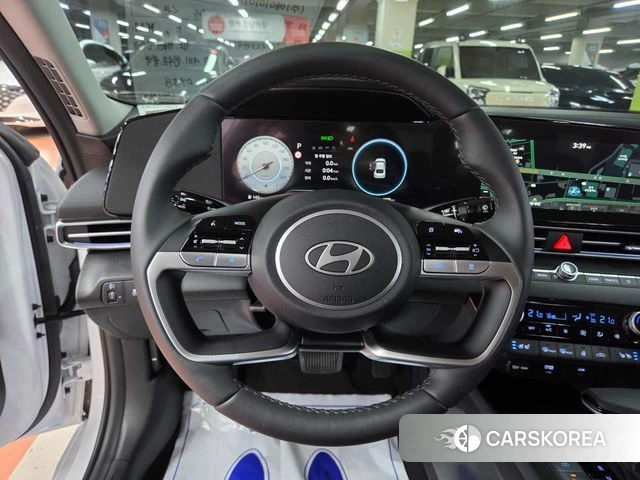 Hyundai The New Avante (CN7) 2024 Белый из Кореи, фото 2
