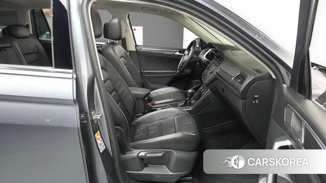 Volkswagen Tiguan Allspace 2020 Серый из Кореи, фото 2