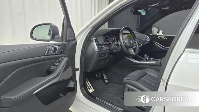 BMW X5 (G05) 2023 Белый из Кореи, фото 2