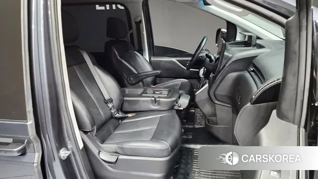 Hyundai Staria 2021 Серый из Кореи, фото 2