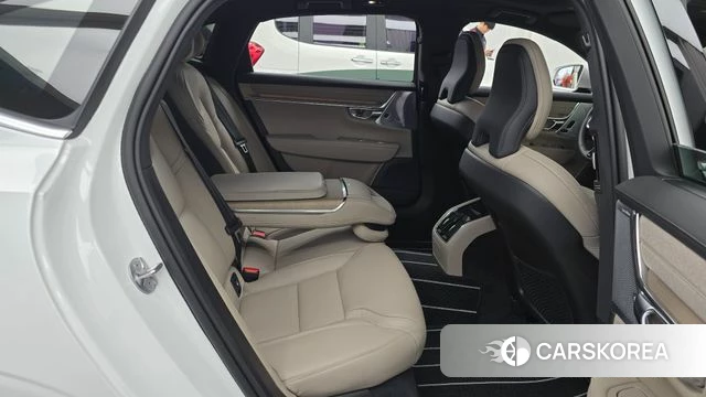 Volvo S90 2025 Белый из Кореи, фото 2
