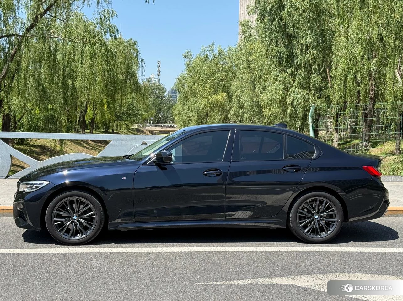 BMW 3 series 2021 Черный из Китая, фото 2