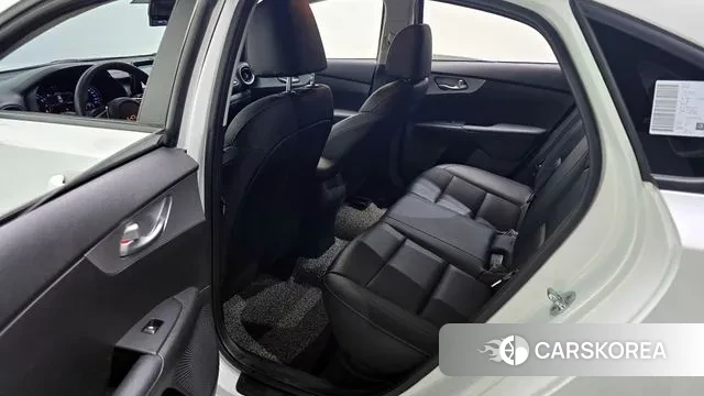 Kia The New K3 2nd generation 2022 Белый из Кореи, фото 2