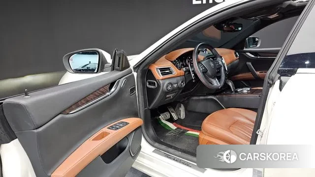 Maserati Ghibli 2022 Белый из Кореи, фото 2