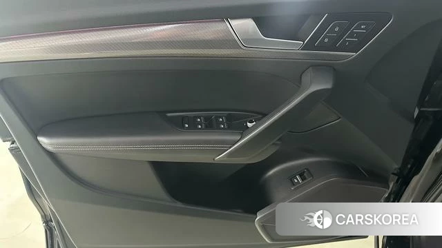 Audi Q5L 2022 Черный из Китая, фото 2