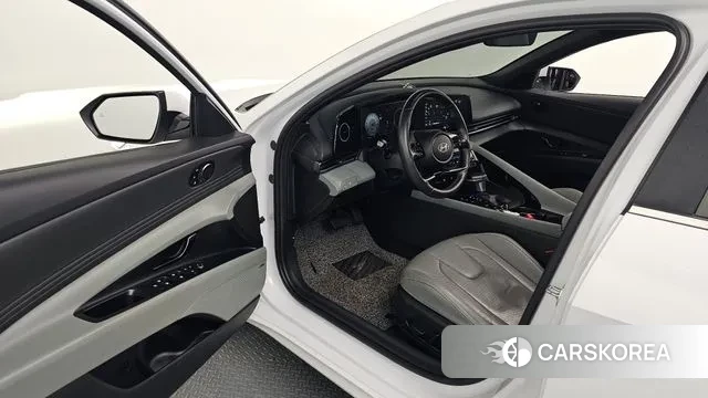 Hyundai The New Avante (CN7) 2023 Белый из Кореи, фото 2