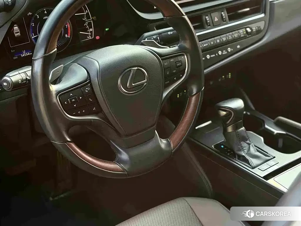 Lexus ES 2024 Silver/gray из Китая, фото 2