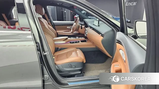 Genesis GV70 2023 Серый из Кореи, фото 2