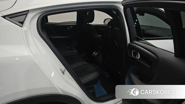 Volvo C40 Richards 2024 Белый из Кореи, фото 2
