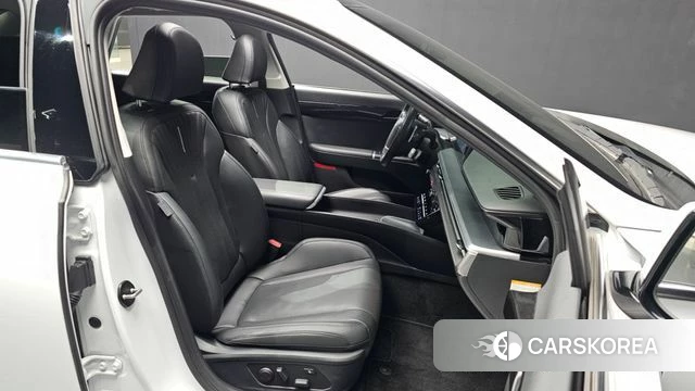 Hyundai Grandeur Hybrid (GN7) 2023 Белый из Кореи, фото 2