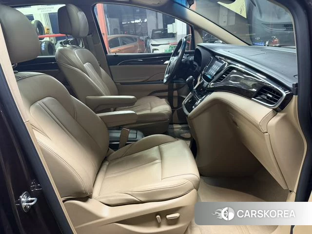 Buick GL8 2018 Коричневый из Китая, фото 2
