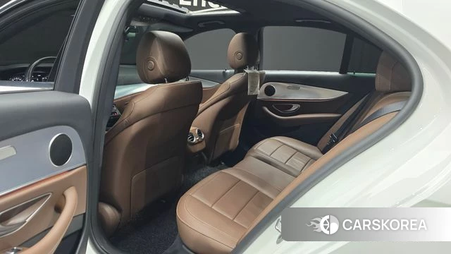 Mercedes-Benz E-Class W213 2020 Белый из Кореи, фото 2