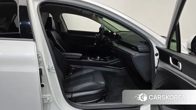 Kia The New K5 3rd generation 2024 Белый из Кореи, фото 2