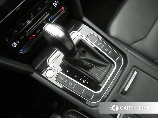 Volkswagen Arteon 2023 Белый из Кореи, фото 2