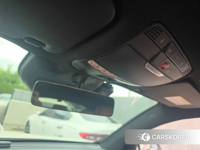 Mercedes-Benz GLC-Class X253 2021 Белый из Кореи, фото 2