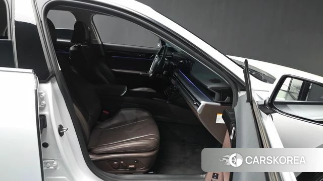 Hyundai Grandeur Hybrid (GN7) 2023 Белый из Кореи, фото 2