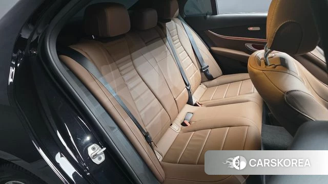 Mercedes-Benz E-Class W213 2023 Черный из Кореи, фото 2