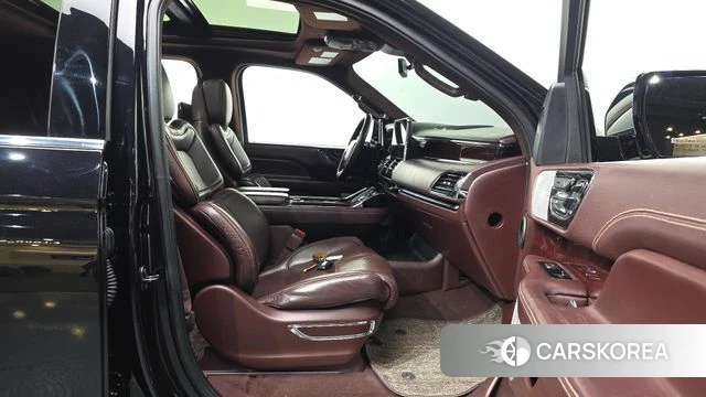 Lincoln Navigator 4th generation 2019 Черный из Кореи, фото 2