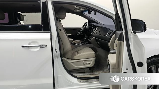 Kia The New Carnival 2018 Белый из Кореи, фото 2