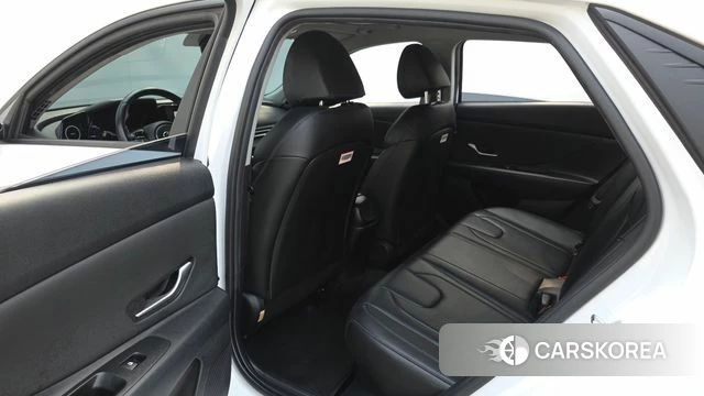 Hyundai Avante Hybrid (CN7) 2022 Белый из Кореи, фото 2