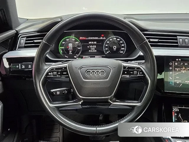 Audi e-Tron 2020 Белый из Кореи, фото 2