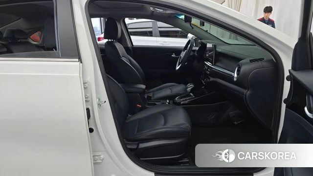 Kia The New K3 2nd generation 2022 Белый из Кореи, фото 2