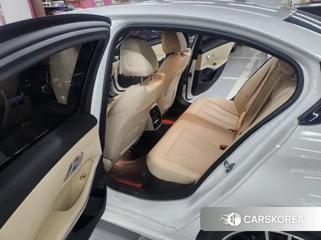 BMW 3 Series (G20) 2022 Белый из Кореи, фото 2