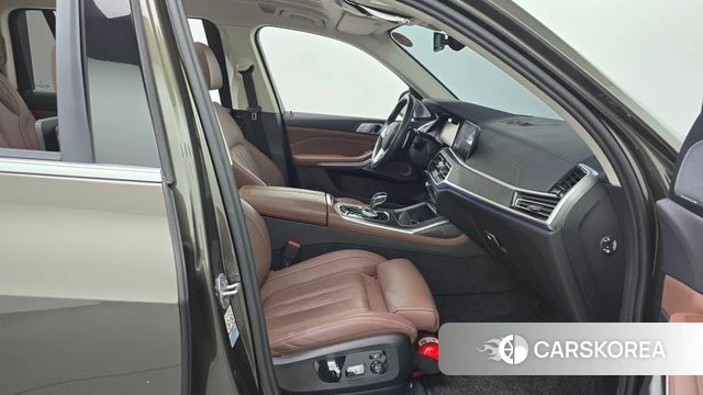 BMW X7 (G07) 2022 Цвет тростника из Кореи, фото 2