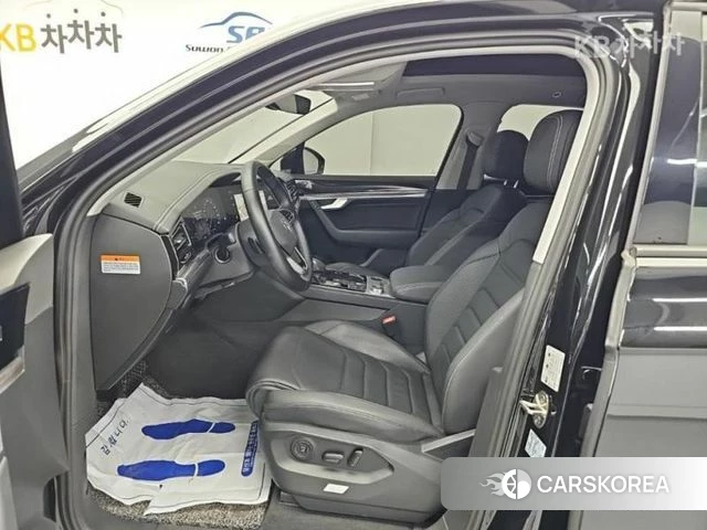Volkswagen Touareg 3rd generation 2023 Черный из Кореи, фото 2