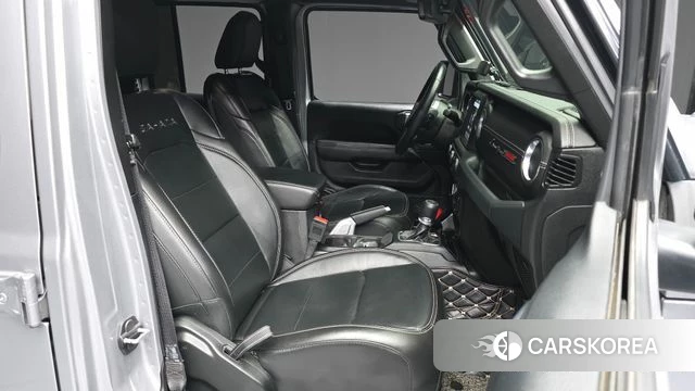 Jeep Wrangler (JL) 2018 Серебряный из Кореи, фото 2