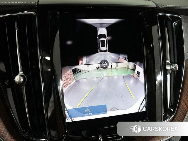 Volvo XC60 second Generation 2025 Белый из Кореи, фото 2